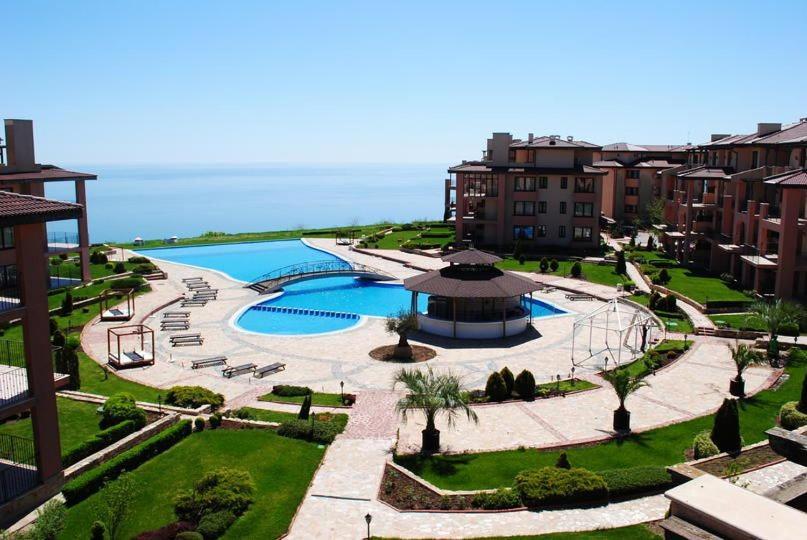 Sea View & Infinity Pool Apartments In Kaliakria Resort バルチク エクステリア 写真